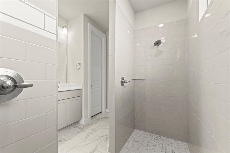 11. 1429 Clare - Bath (4) 11. 1429 Clare - Bath (4)