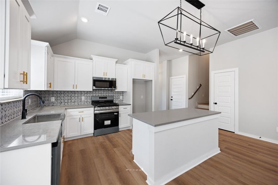 Furnished interior view inside a new home in Kendall Lakes, Alvin (Image 8). Furnished interior view inside a new home in Kendall Lakes, Alvin (Image 8).