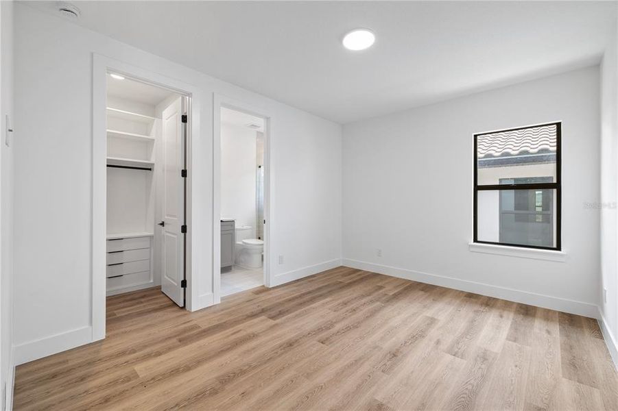 Spacious, unfurnished interior of a new home in , Montverde (Image 67).