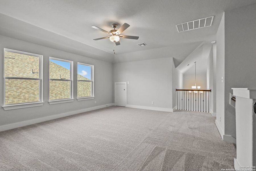 Spacious, unfurnished interior of a new home in Mayfair 50', New Braunfels (Image 31).