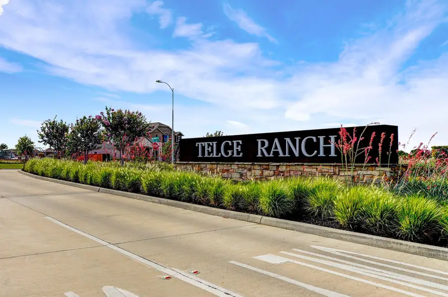 North of Cypress, TX, and south of Tomball, Telge Ranch is one the fantastic new home communities that have new builds by Long Lake. This new community offers a quiet country setting with large oversized home sites.