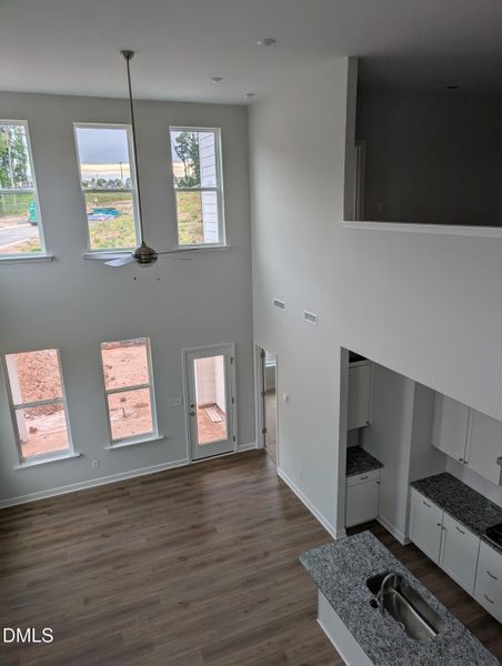 PXL_20250916_213617678