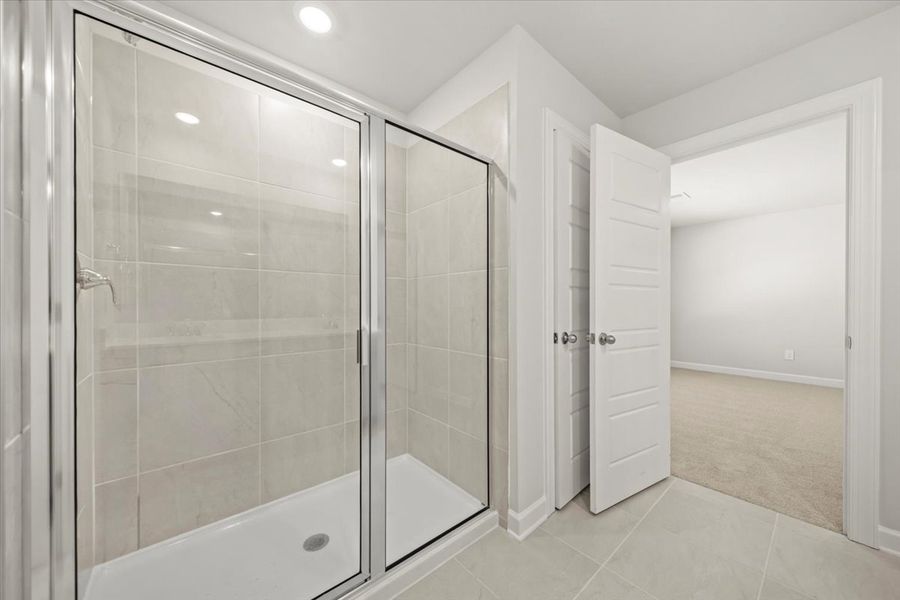 Furnished interior view inside a new home in Collier Ridge, Moore (Image 8).