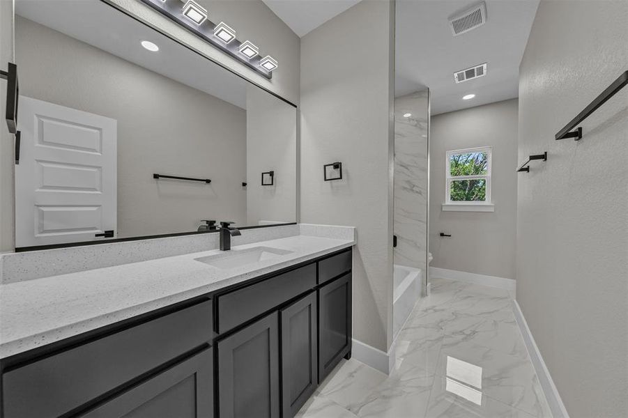 Furnished interior view inside a new home in , Grand Prairie (Image 19).