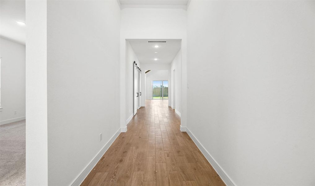 Welcoming foyer (*Photo not of actual home and used for illustration purposes only.) Welcoming foyer (*Photo not of actual home and used for illustration purposes only.)