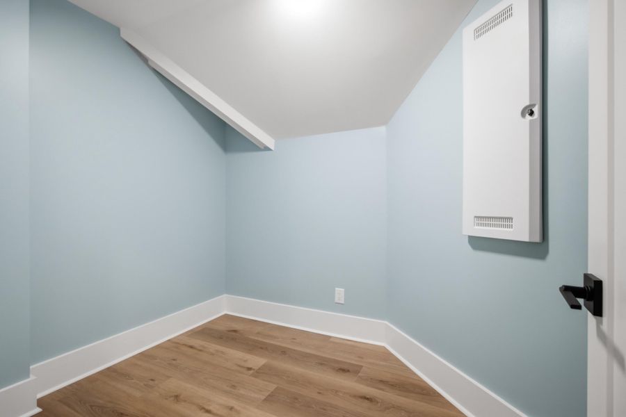 Spacious, unfurnished interior of a new home in , Hollywood (Image 71). Spacious, unfurnished interior of a new home in , Hollywood (Image 71).