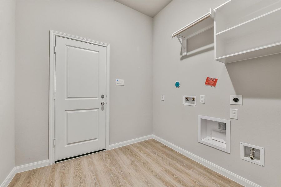 Spacious, unfurnished interior of a new home in King Oaks Village, Baytown (Image 16). Spacious, unfurnished interior of a new home in King Oaks Village, Baytown (Image 16).