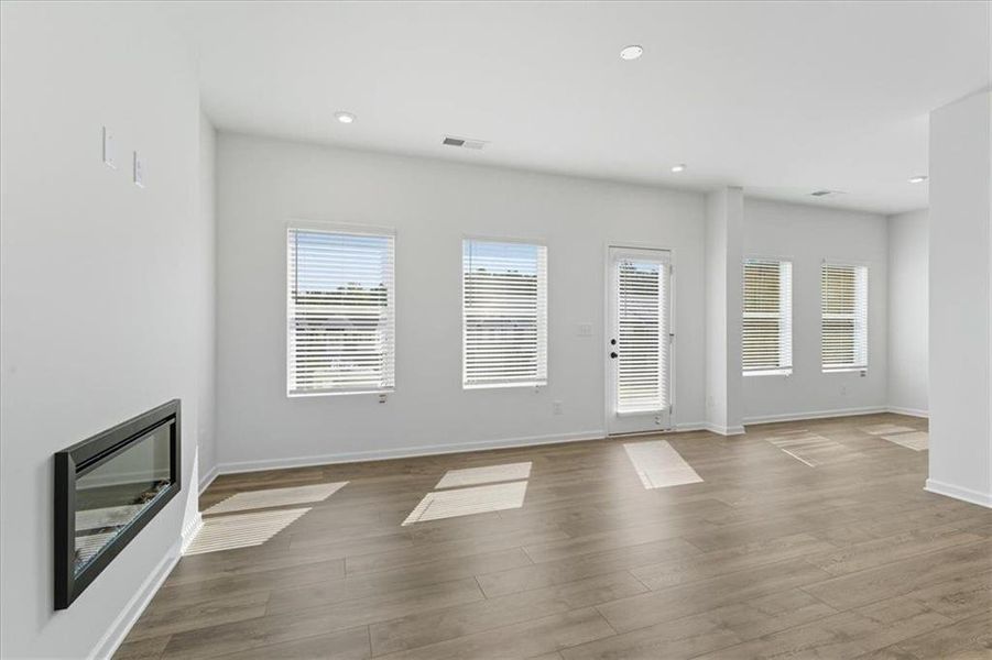 Spacious, unfurnished interior of a new home in Park Center Pointe, Austell (Image 28).