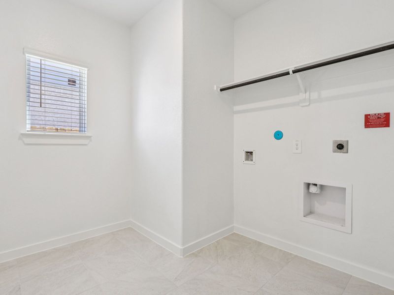 Spacious, unfurnished interior of a new home in Kingdom Heights, Rosenberg (Image 14).