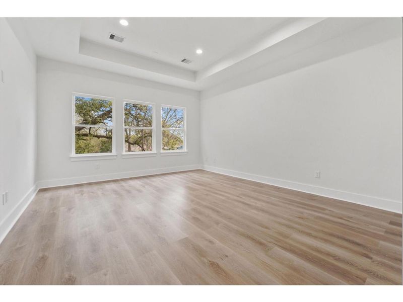 Image 10 of a home in .