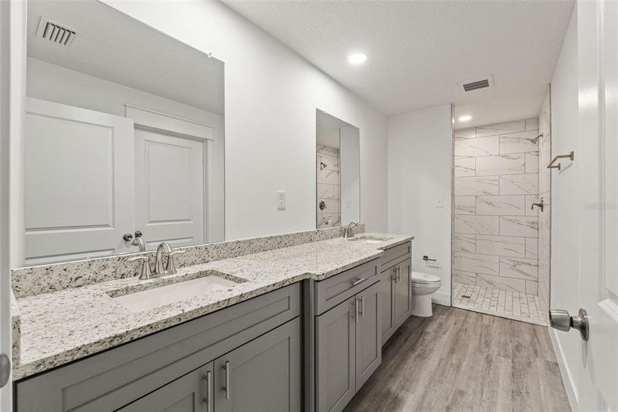 Furnished interior view inside a new home in , Weeki Wachee (Image 19).