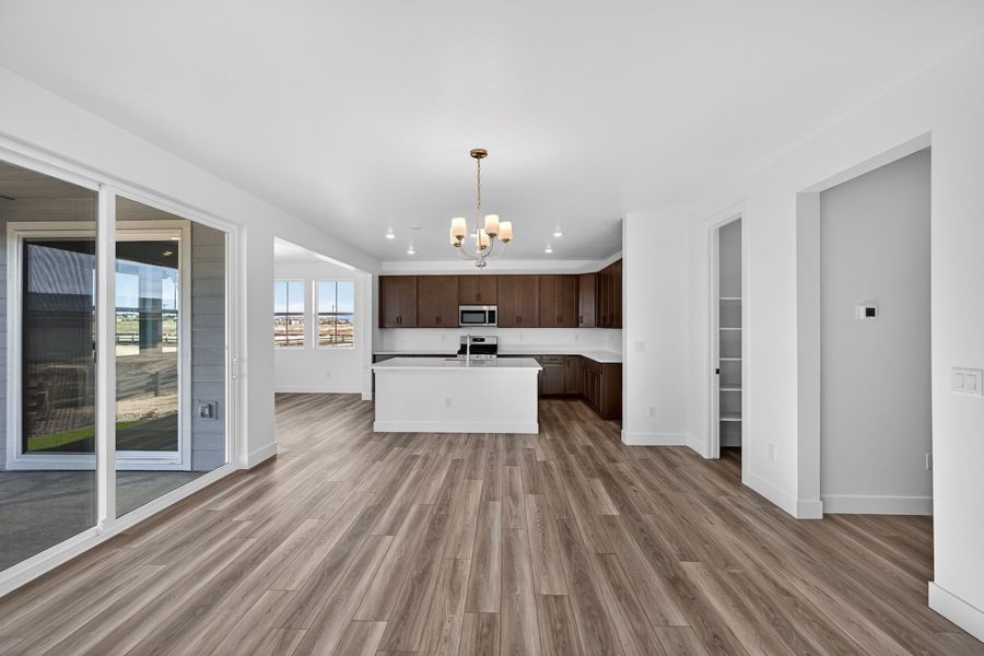 Spacious, unfurnished interior of a new home in Macanta, Castle Rock (Image 12).