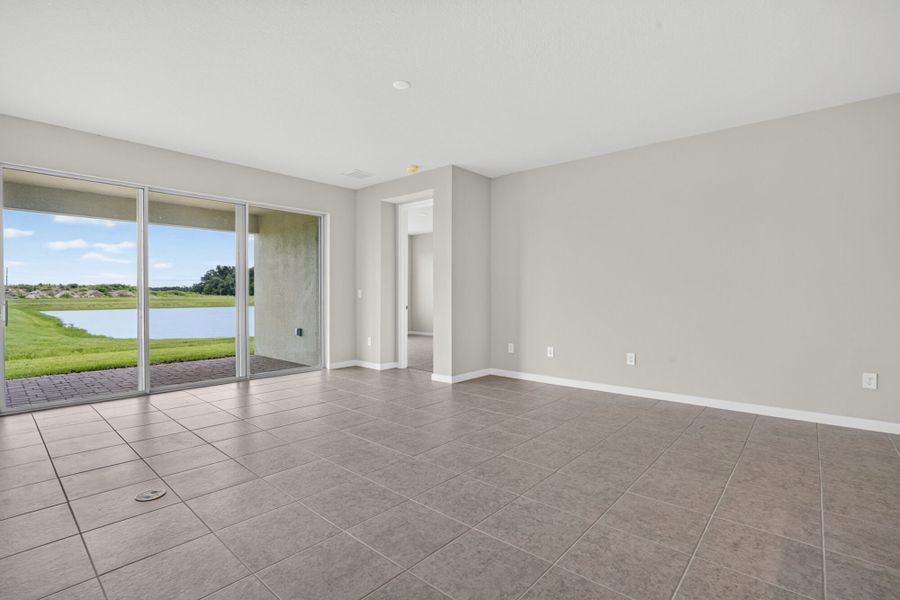 Spacious, unfurnished interior of a new home in Crosswind Ranch, Parrish (Image 9).