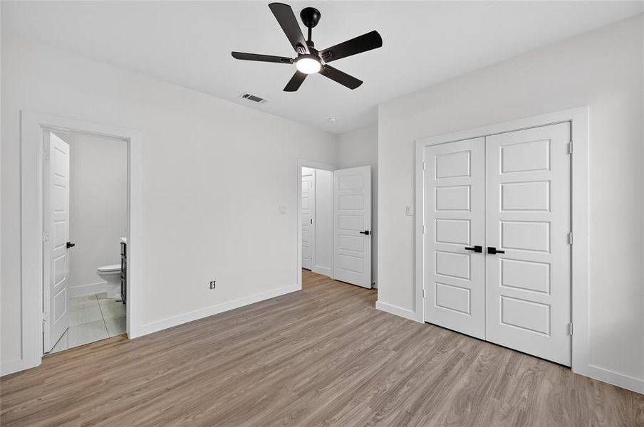 Spacious, unfurnished interior of a new home in , Grand Prairie (Image 22).