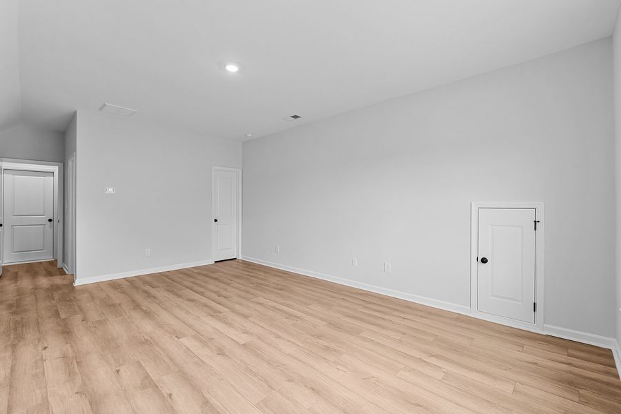 Spacious, unfurnished interior of a new home in Lilah Grove, Summerfield (Image 34).