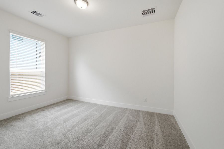 Spacious, unfurnished interior of a new home in Ashland, Angleton (Image 22).