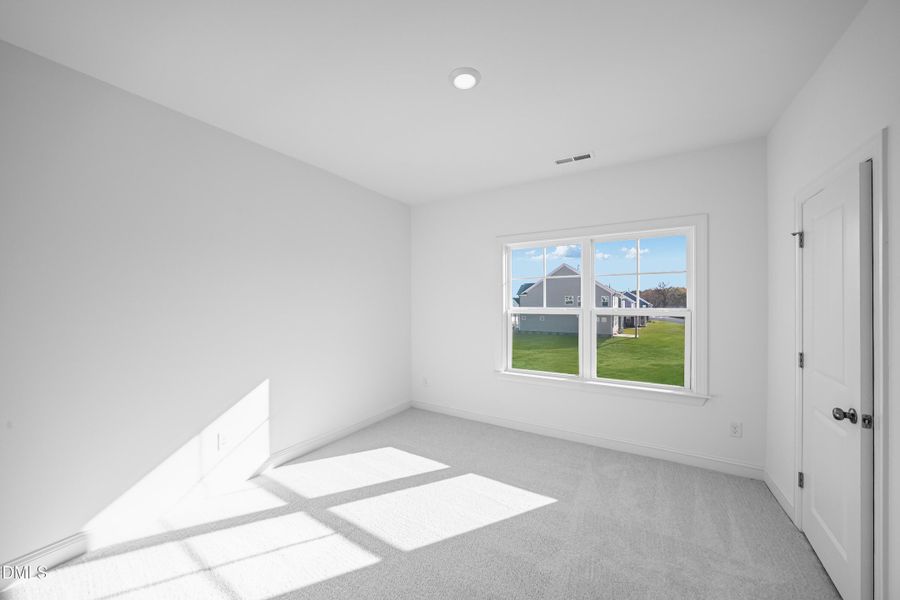 SUN_Stoneriver_Pic_EastmanIII_Bed2_1of1