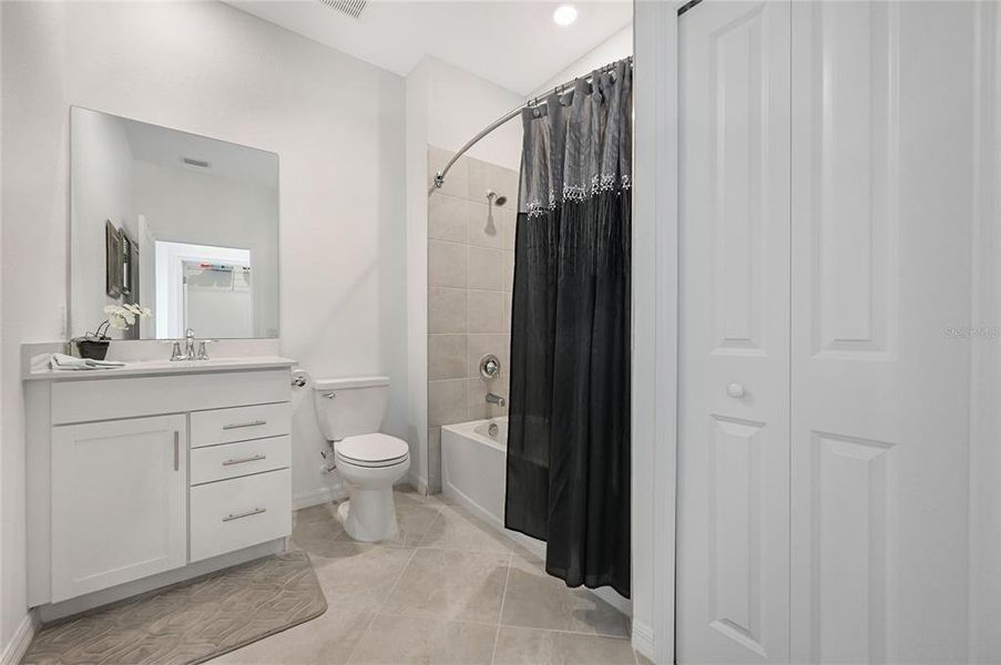 Furnished interior view inside a new home in , Punta Gorda (Image 28).