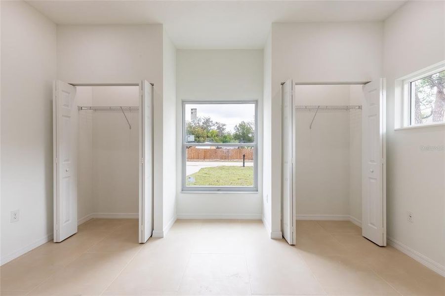 Spacious, unfurnished interior of a new home in , Sebring (Image 54).