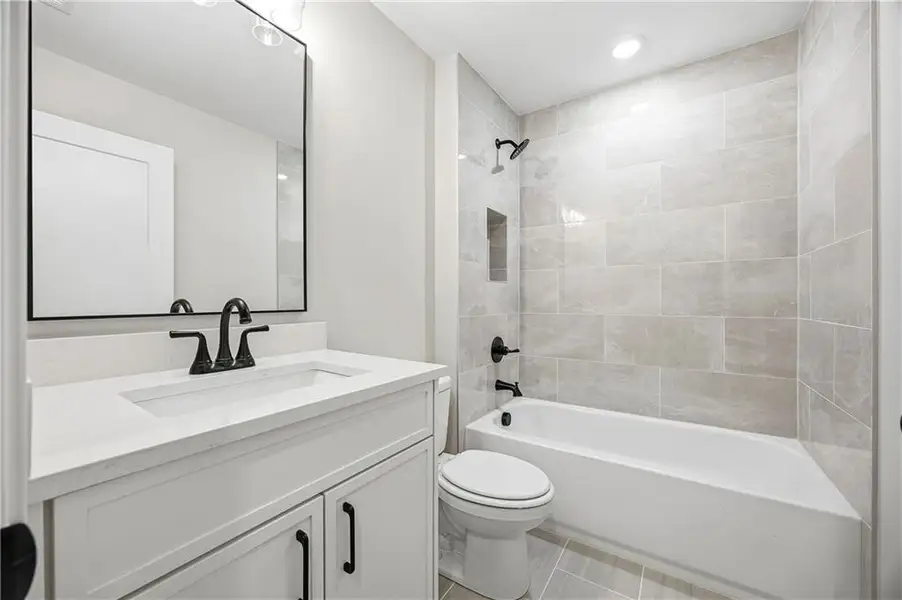 Furnished interior view inside a new home in Yellowstone Farms, Cumming (Image 12).