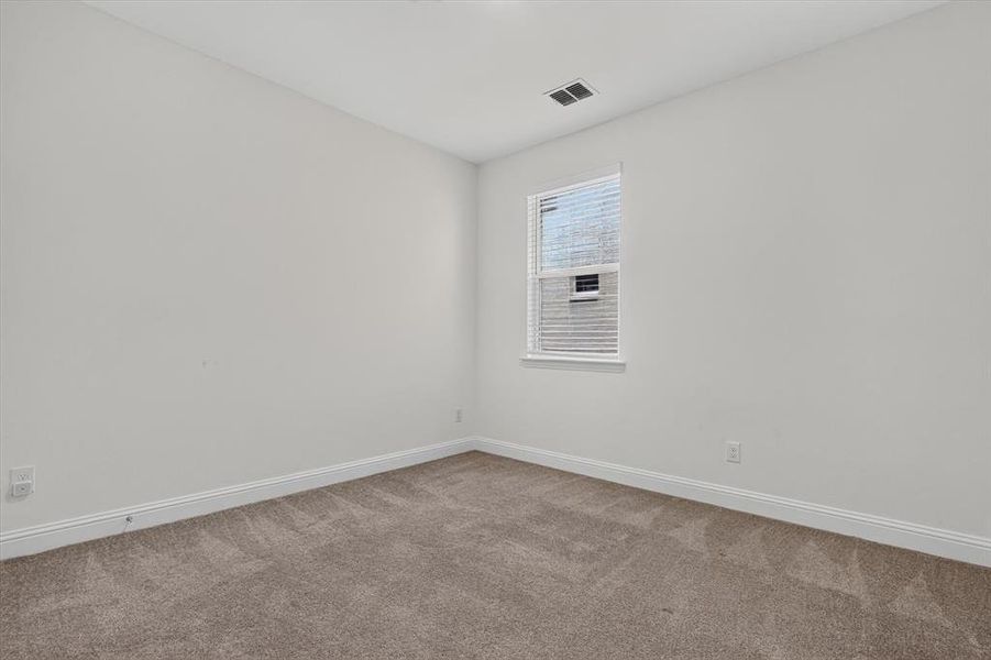 Spacious, unfurnished interior of a new home in Madero 50s, Fort Worth (Image 18). Spacious, unfurnished interior of a new home in Madero 50s, Fort Worth (Image 18).