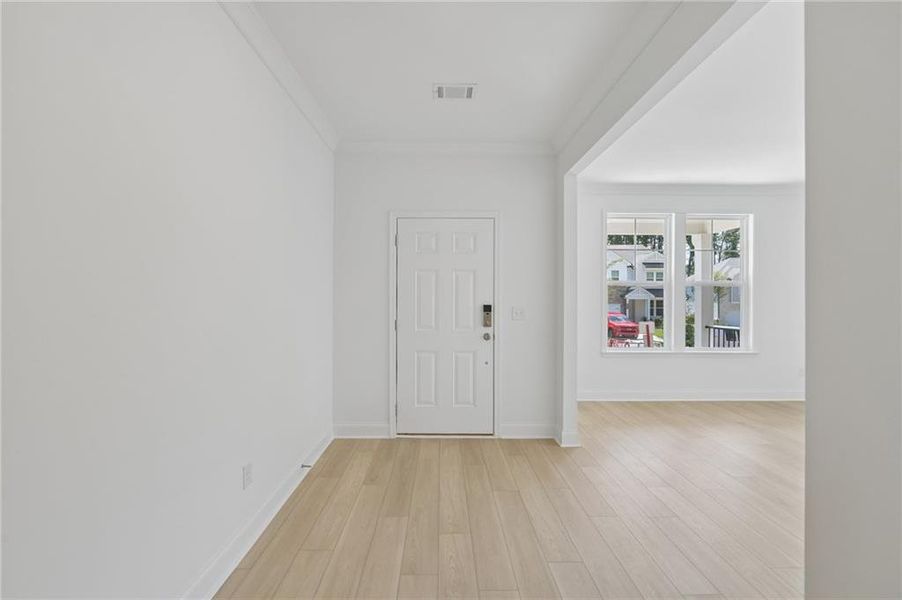 Spacious, unfurnished interior of a new home in Bailey Fence, Dacula (Image 71).