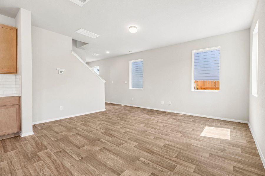 Spacious, unfurnished interior of a new home in Edgebrooke, Pflugerville (Image 29). Spacious, unfurnished interior of a new home in Edgebrooke, Pflugerville (Image 29).
