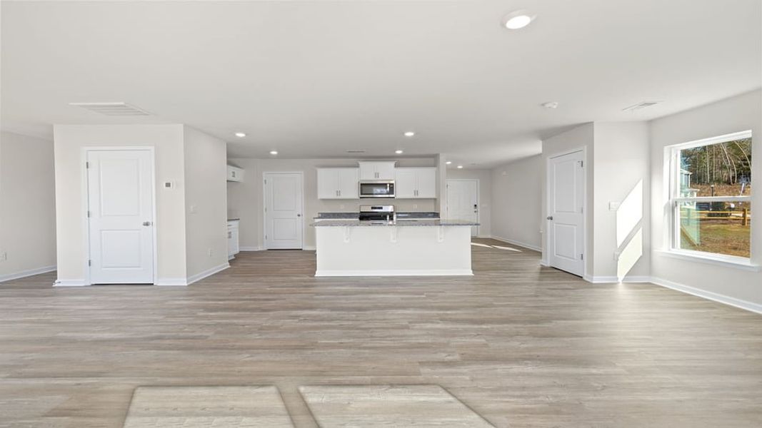 Spacious, unfurnished interior of a new home in Durbin Meadows, Fountain Inn (Image 14).