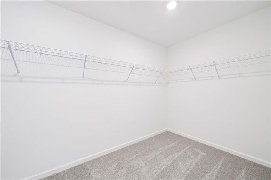Spacious, unfurnished interior of a new home in Eastlyn Crossing, Flowery Branch (Image 15).
