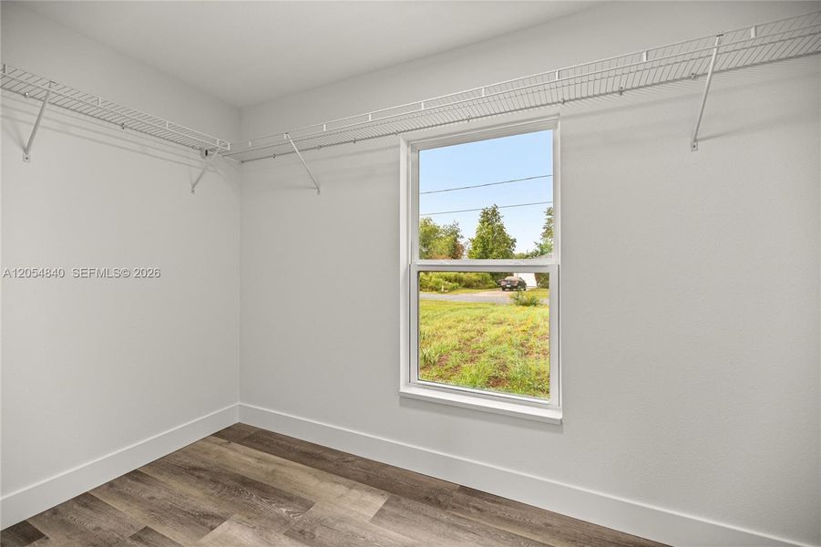 Spacious, unfurnished interior of a new home in , Ocala (Image 18).