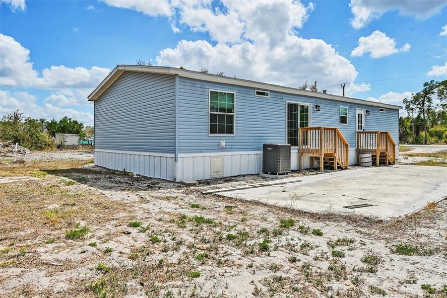 Exterior details and patio area of a home in , North Fort Myers (Image 23).