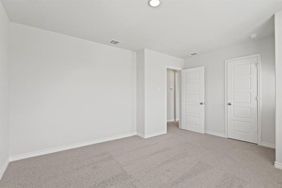 Spacious, unfurnished interior of a new home in Burgess Meadows, Cleburne (Image 19).