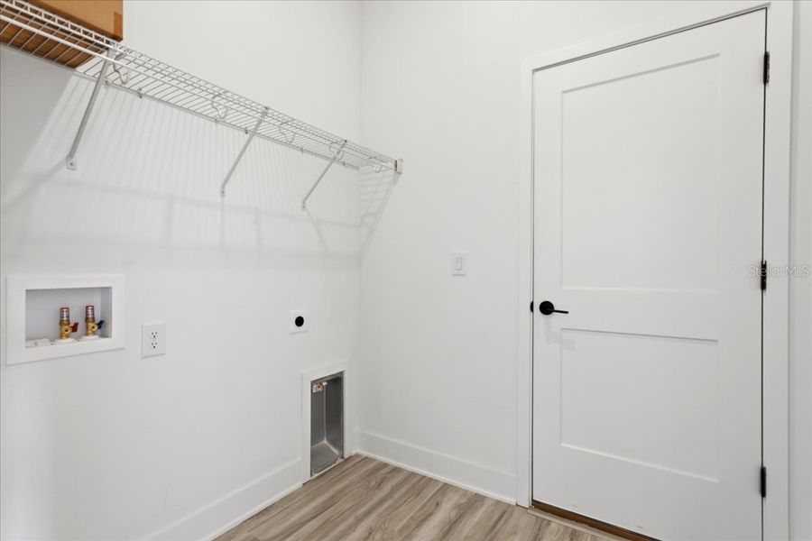 Spacious, unfurnished interior of a new home in Kirkland Farms, Alachua (Image 38).