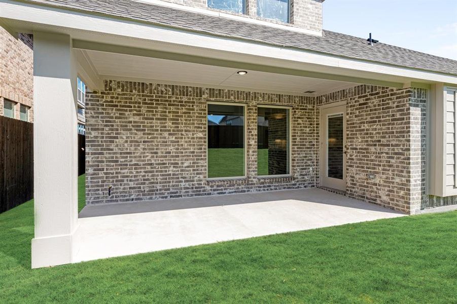 Exterior details and patio area of a home in Hampton Park, Glenn Heights (Image 3). Exterior details and patio area of a home in Hampton Park, Glenn Heights (Image 3).
