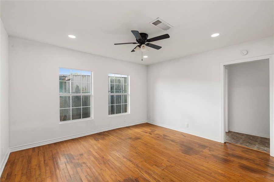 Spacious, unfurnished interior of a new home in , Brownwood (Image 25).