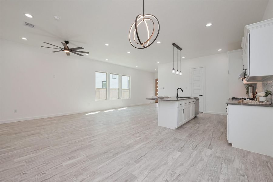 Image 19 of a home in . Image 19 of a home in .