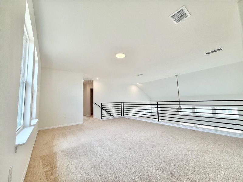 Spacious, unfurnished interior of a new home in Porter Country, Buda (Image 17). Spacious, unfurnished interior of a new home in Porter Country, Buda (Image 17).