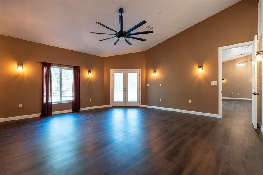 Spacious, unfurnished interior of a new home in , Spring Hill (Image 24).