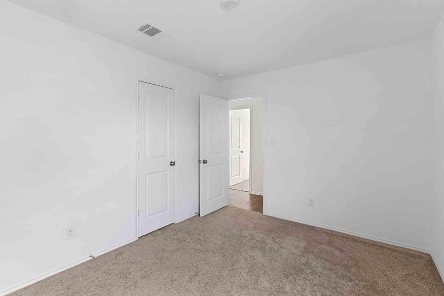 Spacious, unfurnished interior of a new home in Summerside, Lockhart (Image 25).