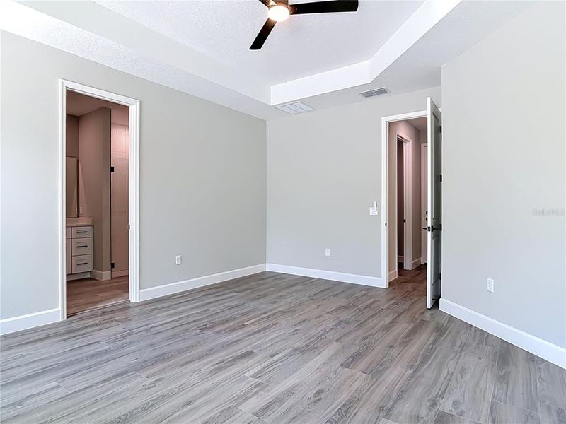 Spacious, unfurnished interior of a new home in , Eustis (Image 39).