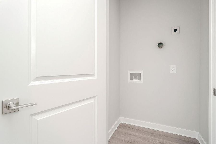Spacious, unfurnished interior of a new home in , Fayetteville (Image 7).