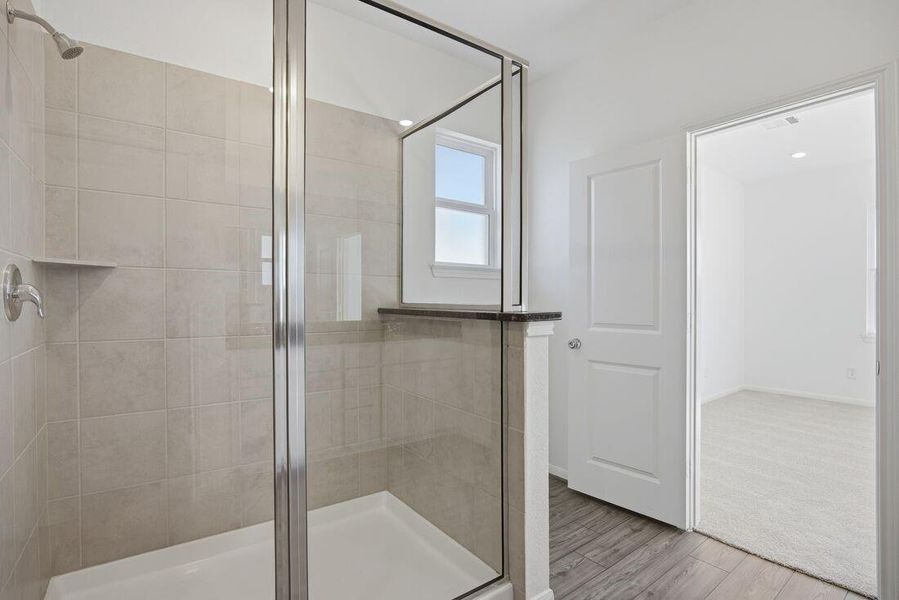 21847 Honey Scent ~ Ready Now