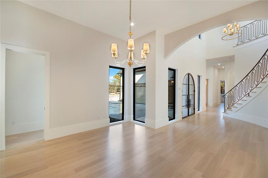 Spacious, unfurnished interior of a new home in , Dallas (Image 19).