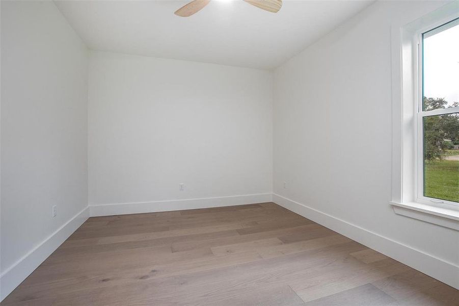 Spacious, unfurnished interior of a new home in , Deland (Image 26).