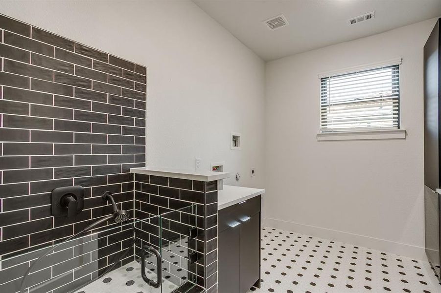 Furnished interior view inside a new home in , Fort Worth (Image 3). Furnished interior view inside a new home in , Fort Worth (Image 3).