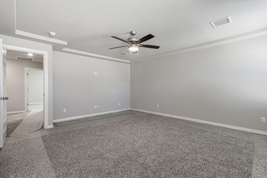 Spacious, unfurnished interior of a new home in Emerald Estates, Horizon City (Image 20). Spacious, unfurnished interior of a new home in Emerald Estates, Horizon City (Image 20).