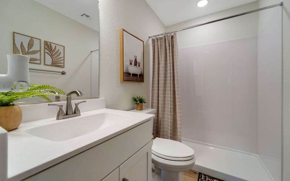 Furnished interior view inside a new home in Bay Creek, Baytown (Image 27).
