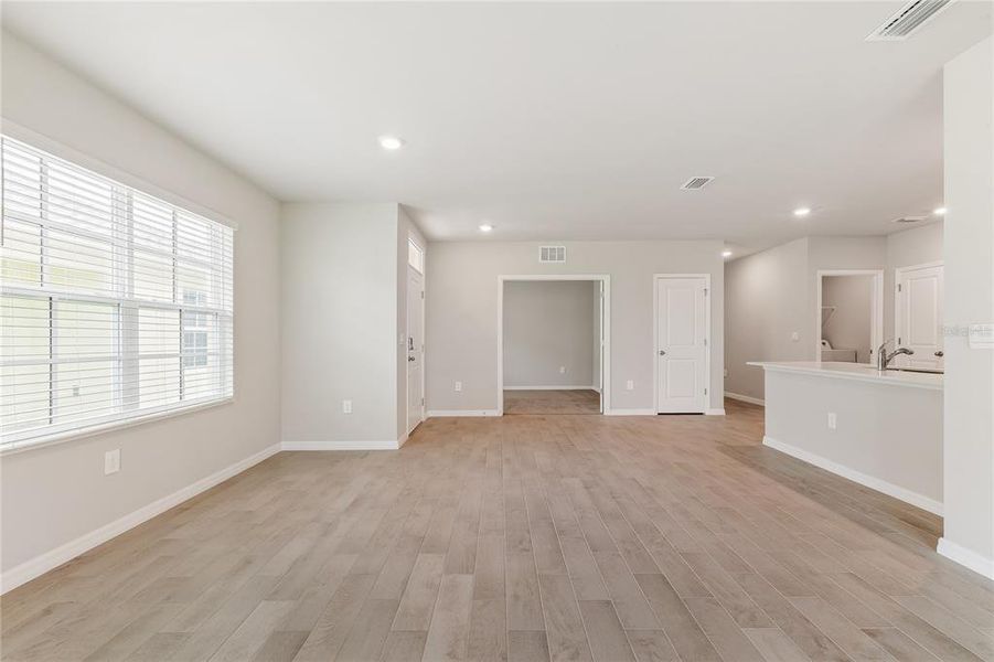 Spacious, unfurnished interior of a new home in Heritage Lake Park, Punta Gorda (Image 18). Spacious, unfurnished interior of a new home in Heritage Lake Park, Punta Gorda (Image 18).