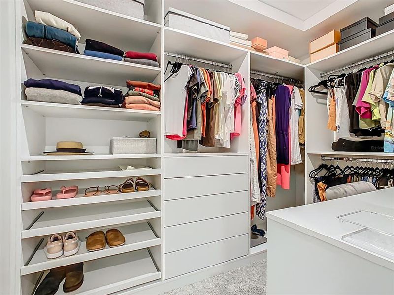 Furnished interior view inside a new home in , Orlando (Image 17).