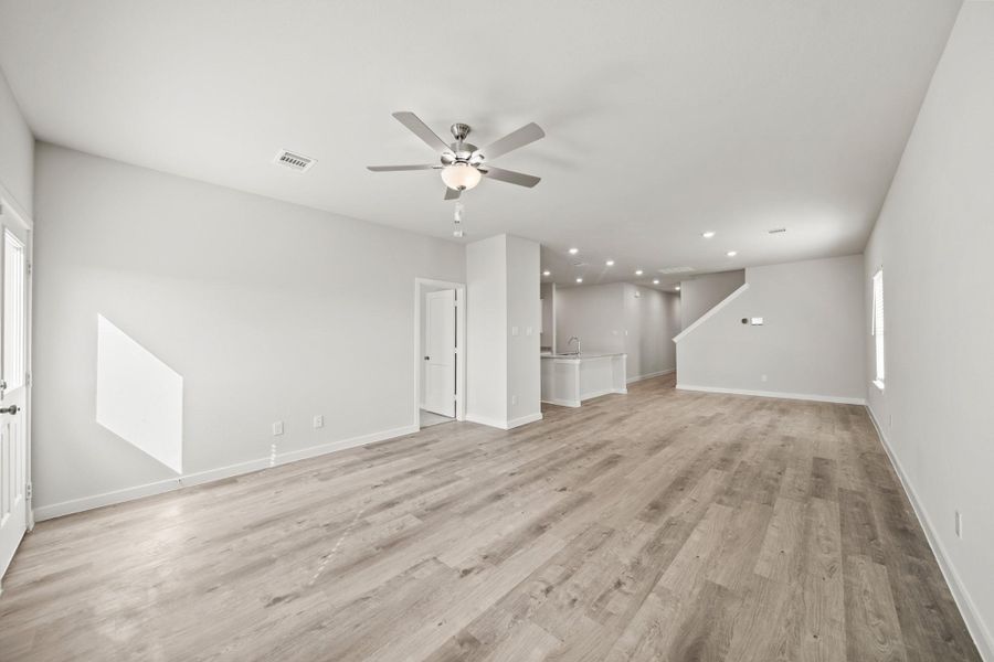 Spacious, unfurnished interior of a new home in Riverwood Ranch, Angleton (Image 12). Spacious, unfurnished interior of a new home in Riverwood Ranch, Angleton (Image 12).